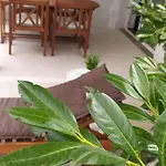 アパート Holiday Apartment *