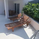 アパート Holiday Apartment