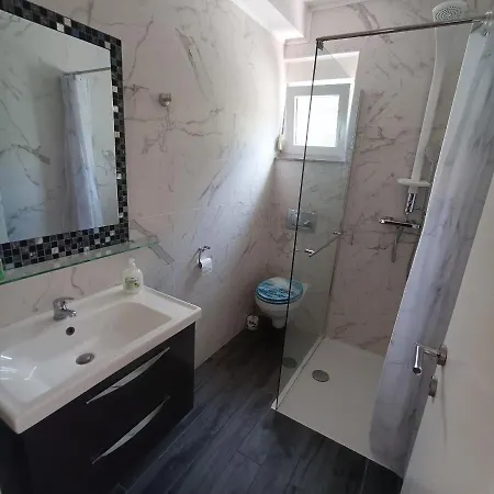 Διαμέρισμα Holiday Apartment *
